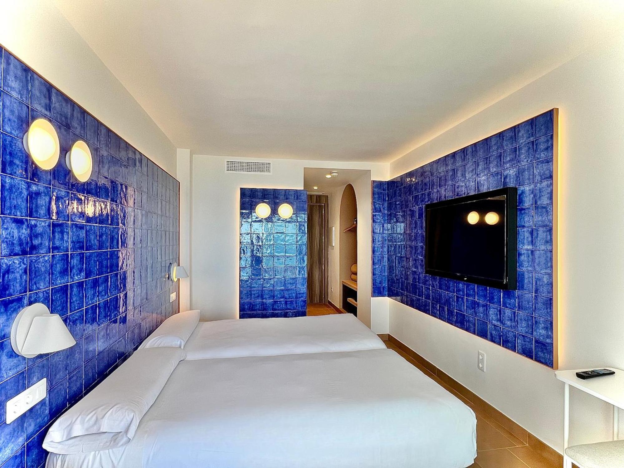 Perla Marina Hotel Nerja Bagian luar foto