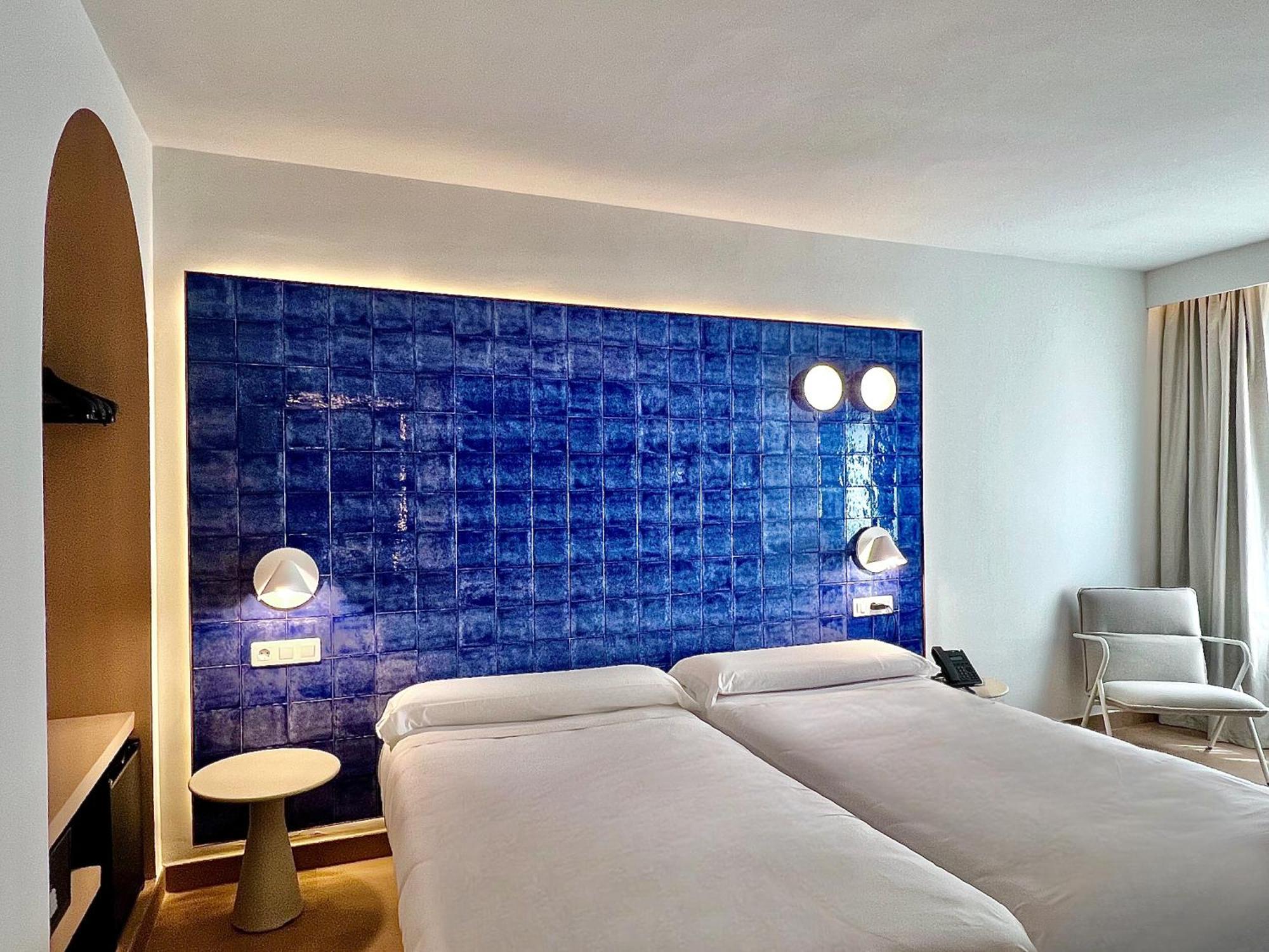 Perla Marina Hotel Nerja Bagian luar foto