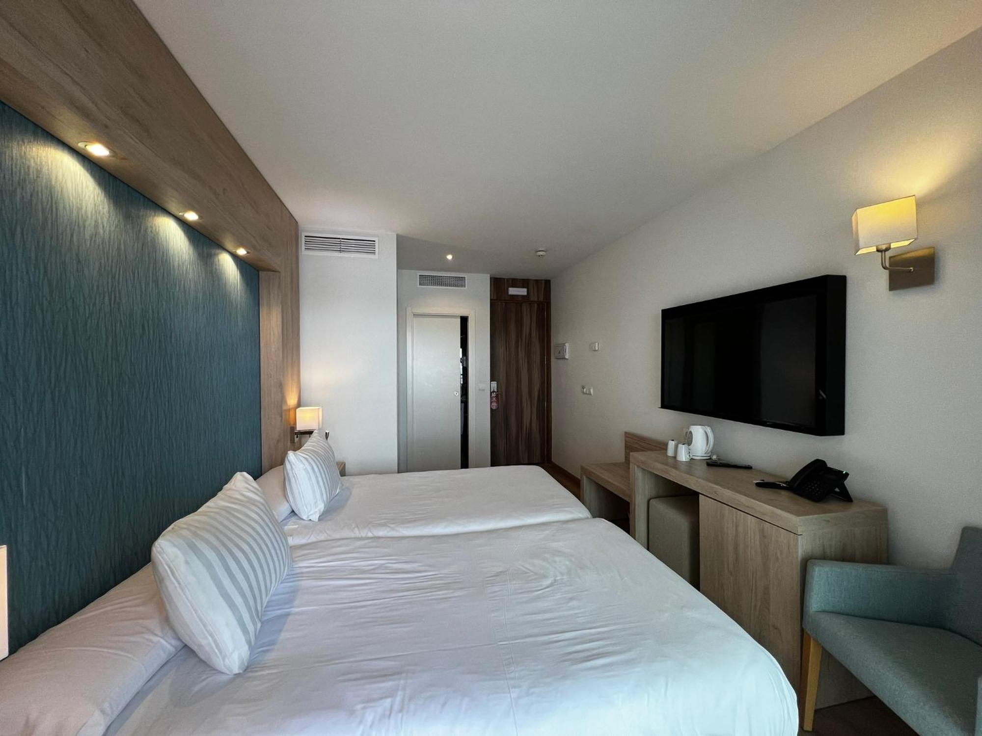 Perla Marina Hotel Nerja Bagian luar foto
