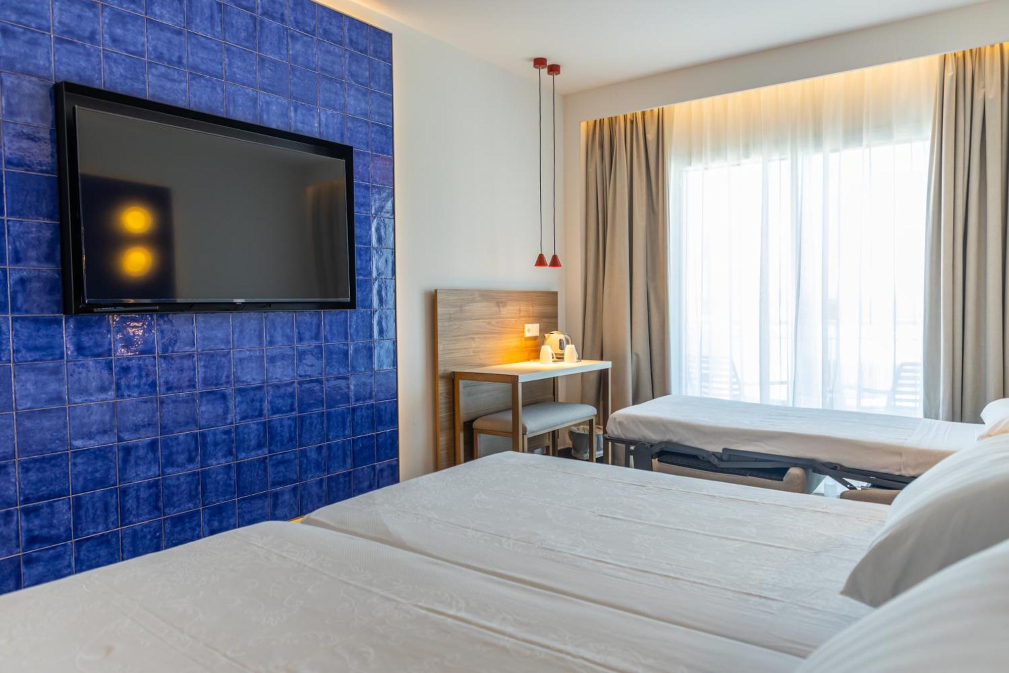 Perla Marina Hotel Nerja Bagian luar foto
