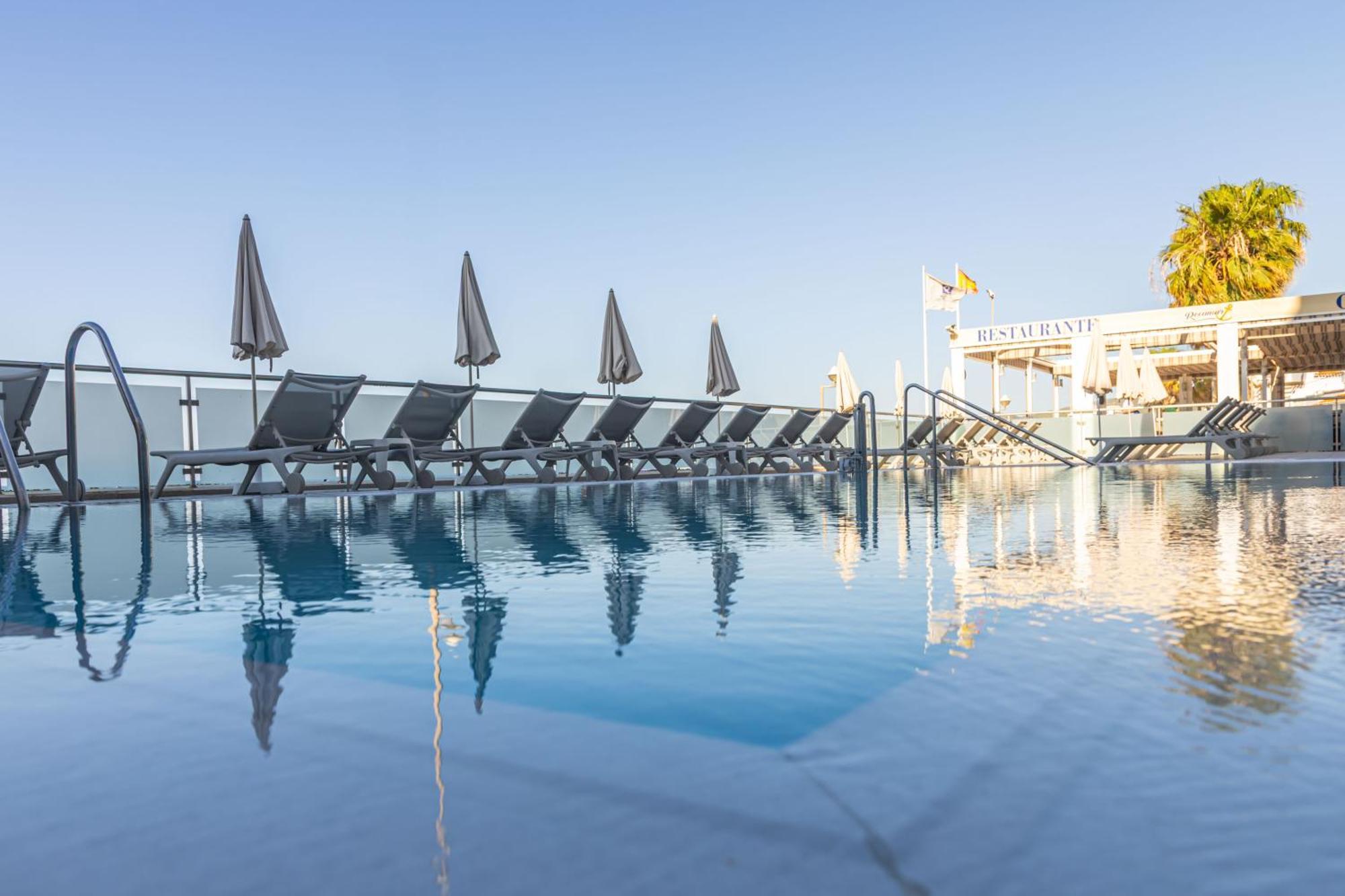 Perla Marina Hotel Nerja Bagian luar foto