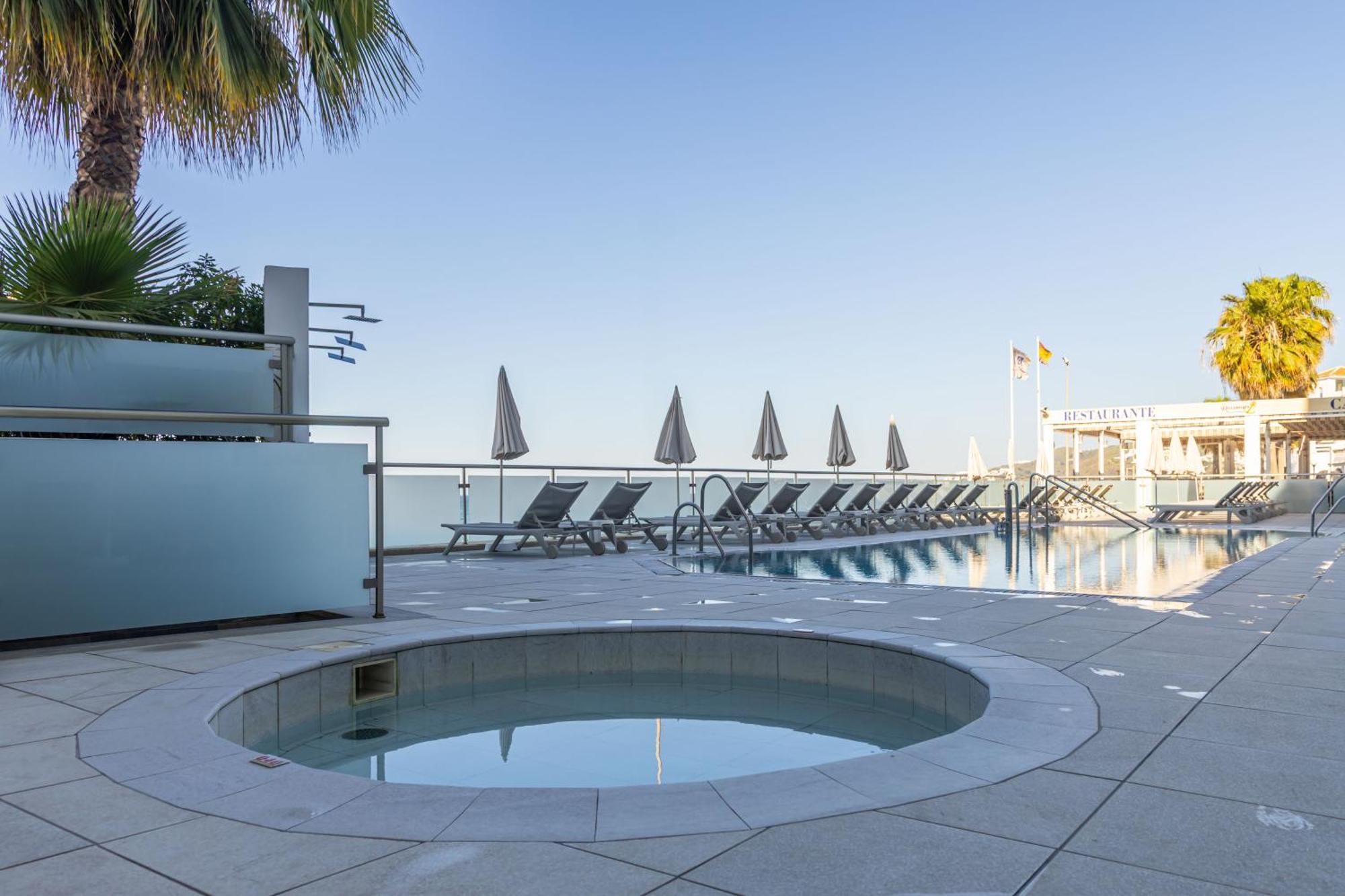 Perla Marina Hotel Nerja Bagian luar foto