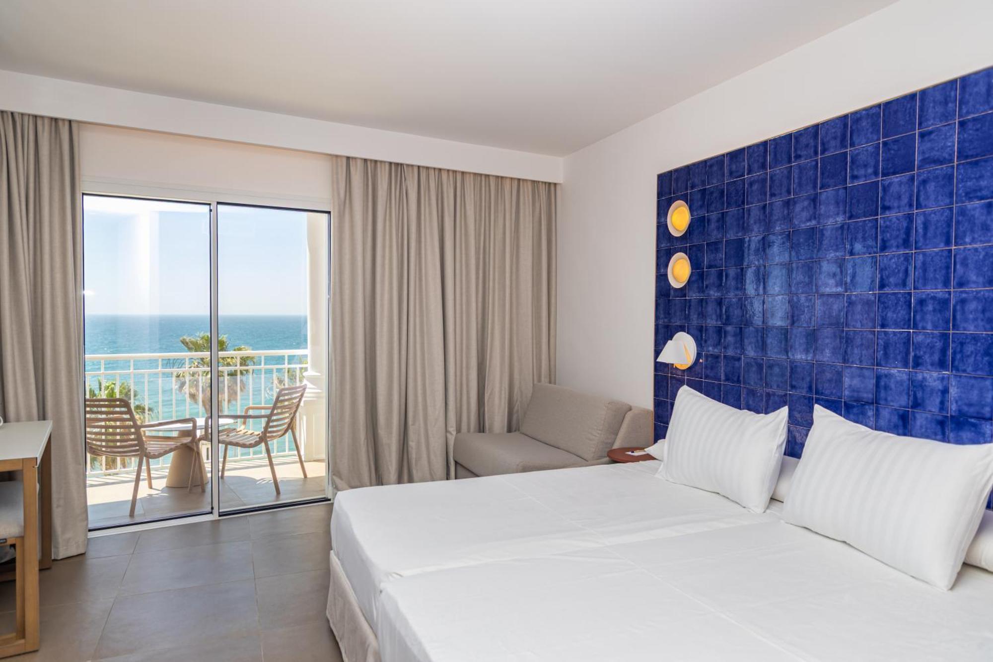 Perla Marina Hotel Nerja Bagian luar foto