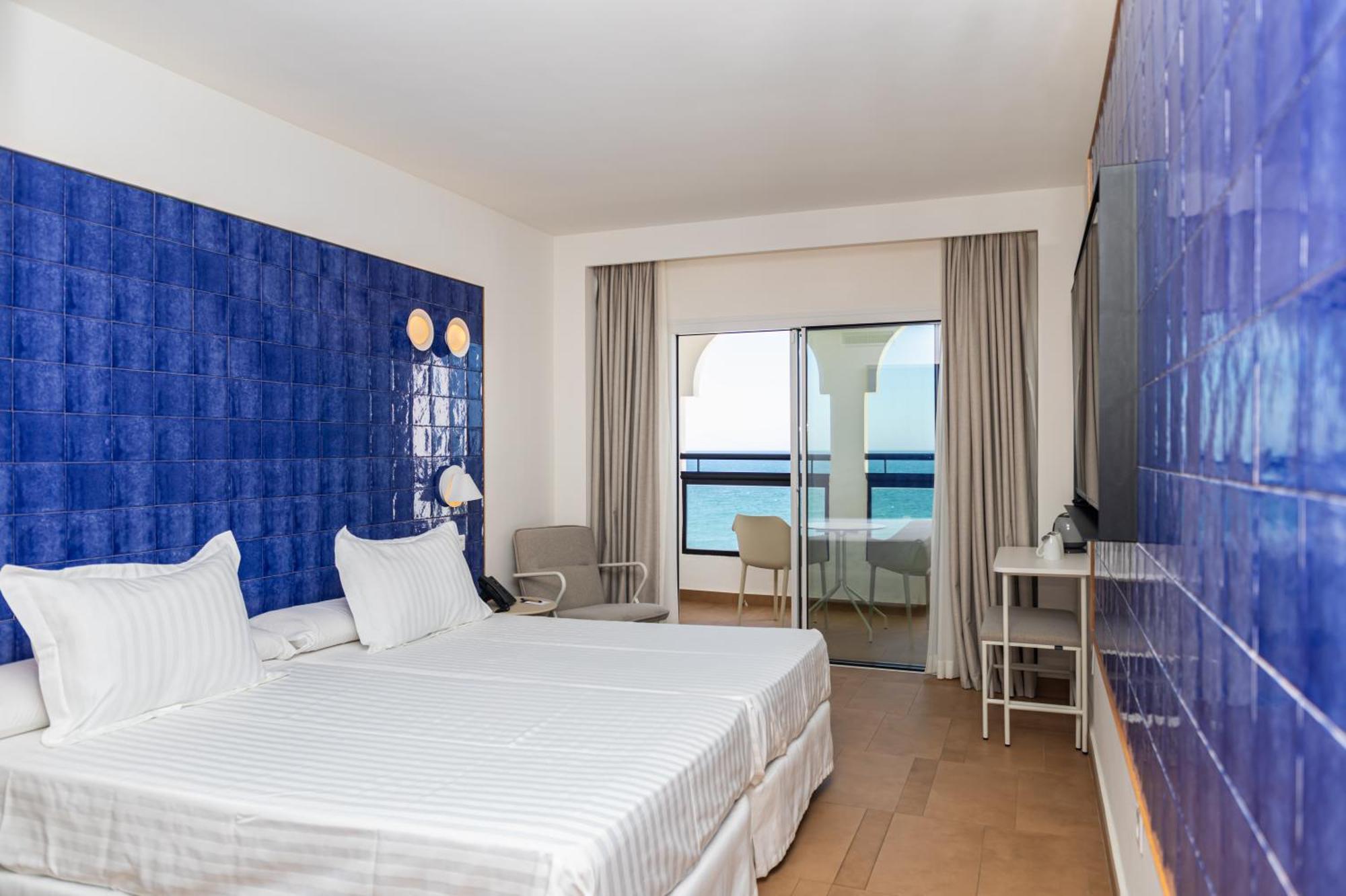 Perla Marina Hotel Nerja Bagian luar foto