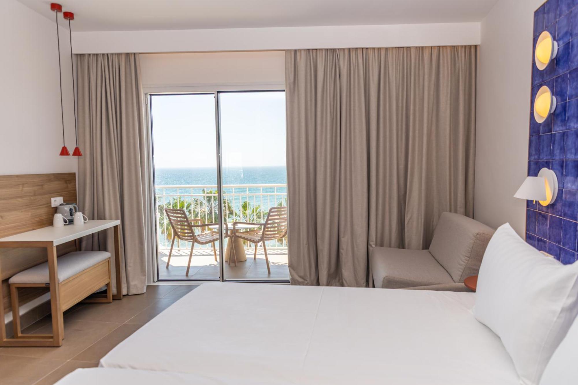 Perla Marina Hotel Nerja Bagian luar foto