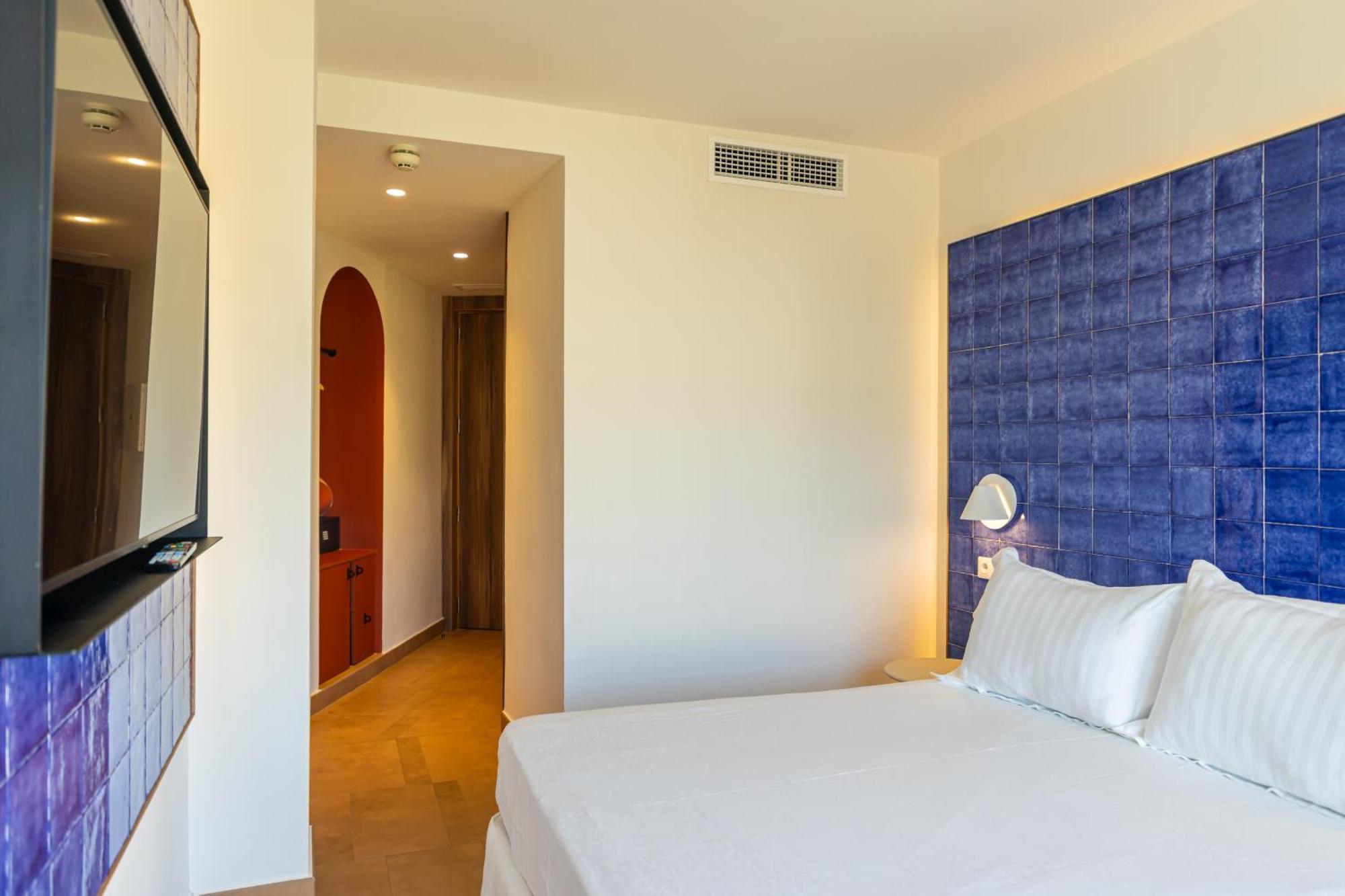 Perla Marina Hotel Nerja Bagian luar foto