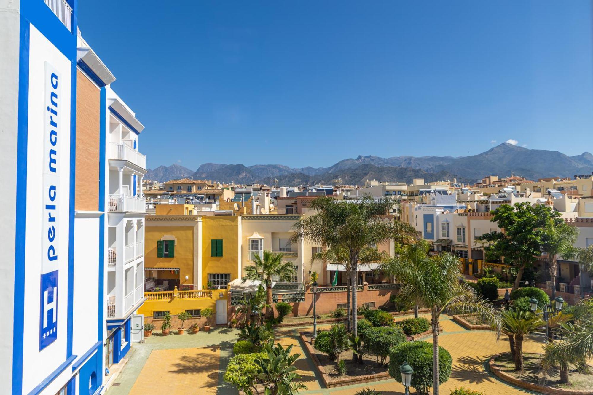 Perla Marina Hotel Nerja Bagian luar foto