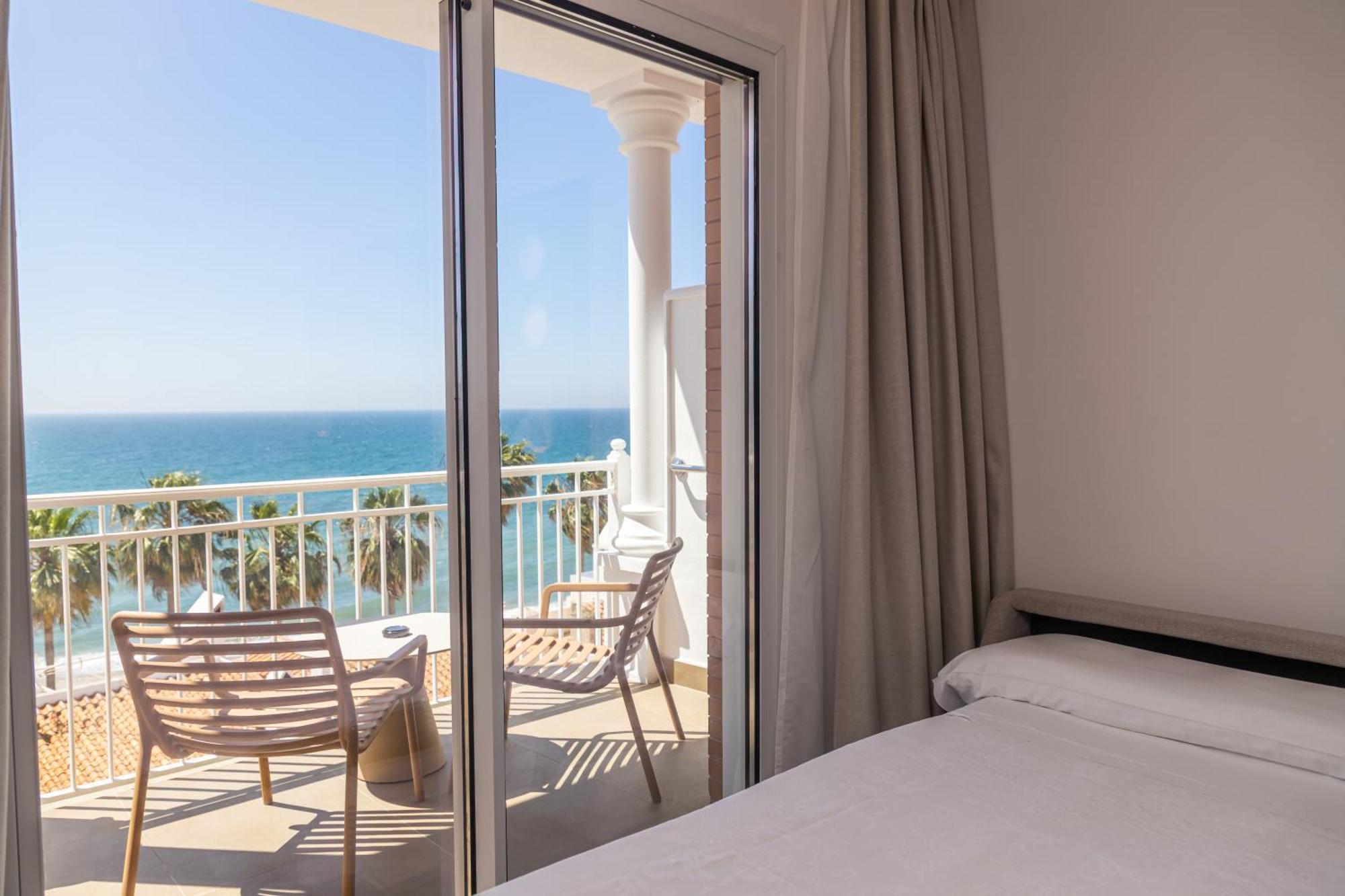 Perla Marina Hotel Nerja Bagian luar foto
