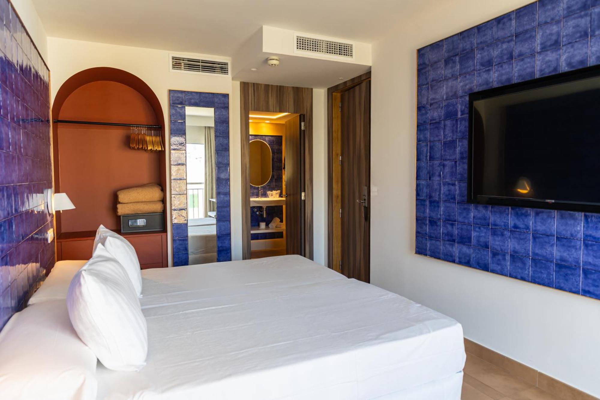 Perla Marina Hotel Nerja Bagian luar foto