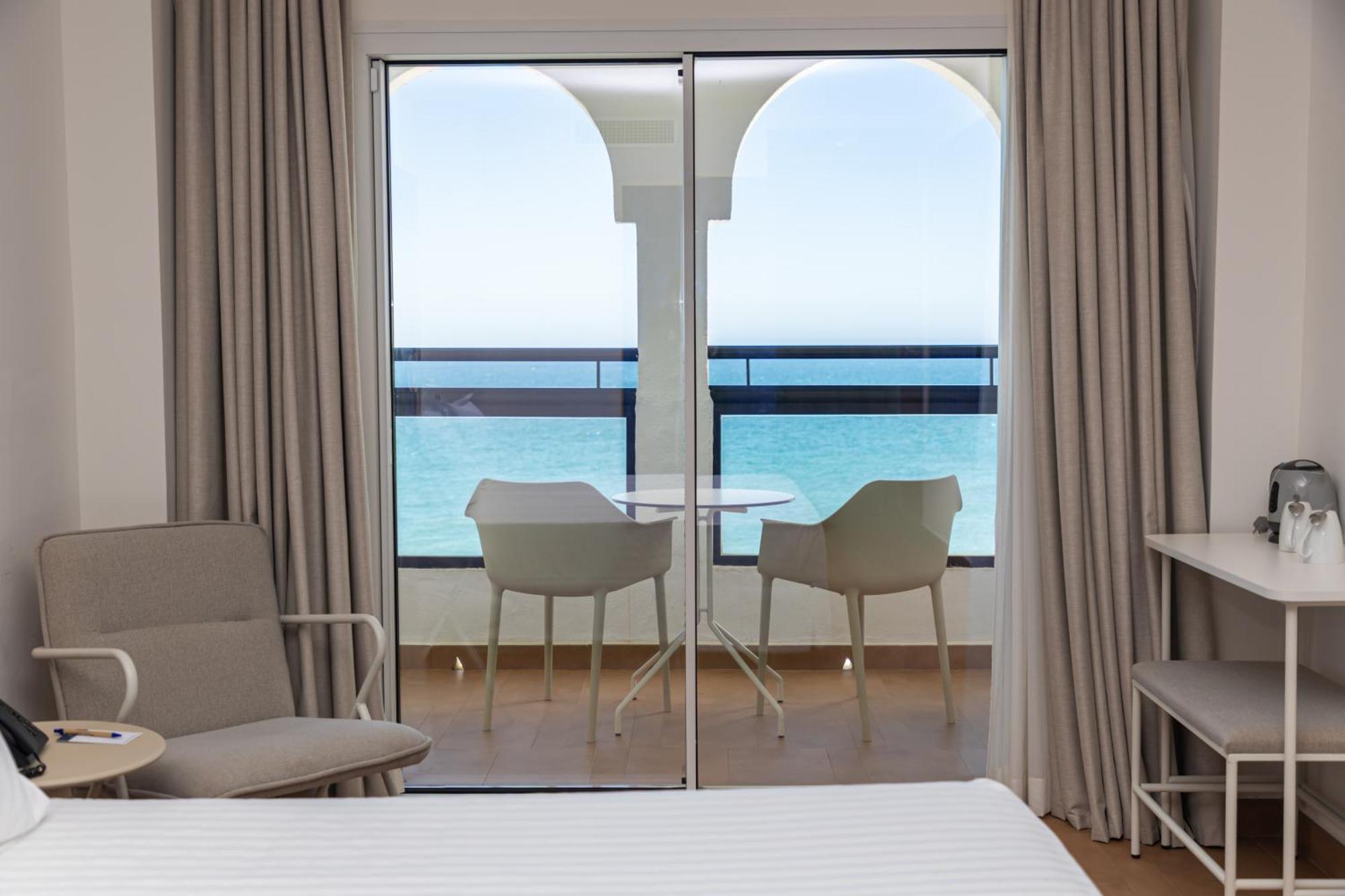 Perla Marina Hotel Nerja Bagian luar foto